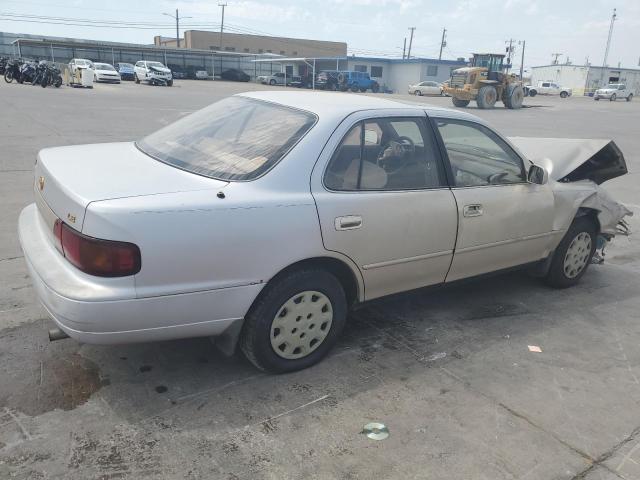 Photo 3 from auction – 1995 TOYOTA CAMRY LE with VIN 4T1SK12E7SU644796