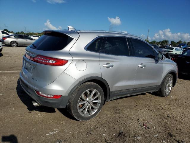 Photo 3 from auction – 2017 LINCOLN MKC SELECT with VIN 5LMCJ2D93HUL11644