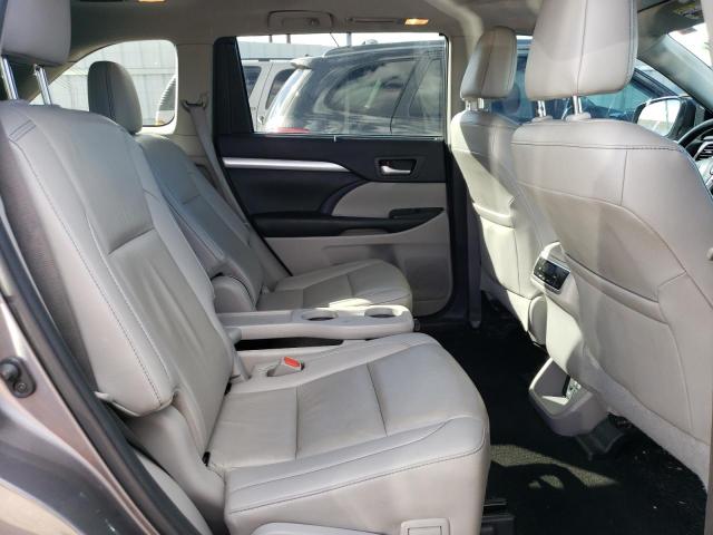 Photo 11 from auction – 2019 TOYOTA HIGHLANDER with VIN 5TDJZRFH8KS622955