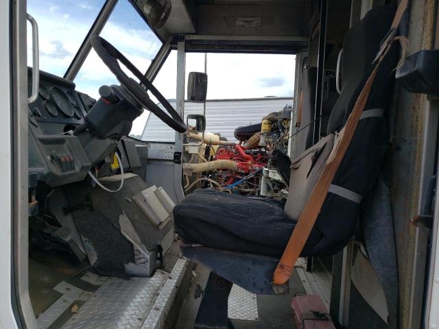 Photo 7 from auction – 1999 FREIGHTLINER CHASSIS M with VIN 4UZA4FF46XCB81604