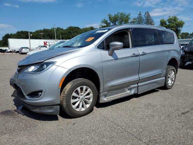 CHRYSLER PACIFICA T 2018 مع رقم تعريف المركبة 2C4RC1BG0JR262848 - صورة من المزاد