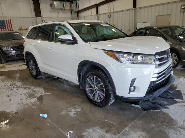 Photo 4 from auction – 2018 TOYOTA HIGHLANDER with VIN 5TDJZRFH6JS557411