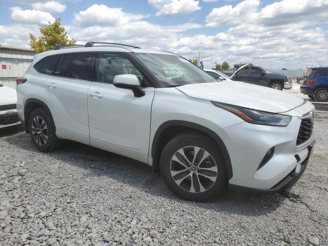 Photo 4 from auction – 2022 TOYOTA HIGHLANDER with VIN 5TDGZRBH2NS592033