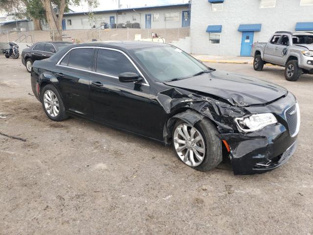 Photo 4 from auction – 2017 CHRYSLER 300 LIMITE with VIN 2C3CCARG5HH599869