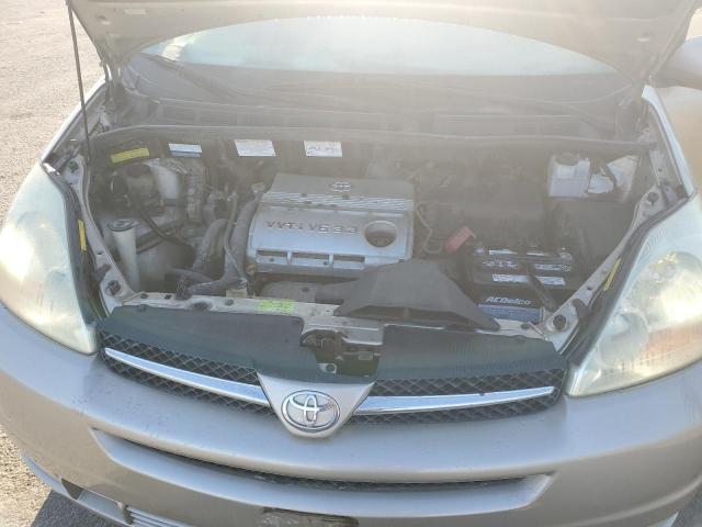 Photo 12 from auction – 2004 TOYOTA SIENNA XLE with VIN 5TDBA22C04S014640