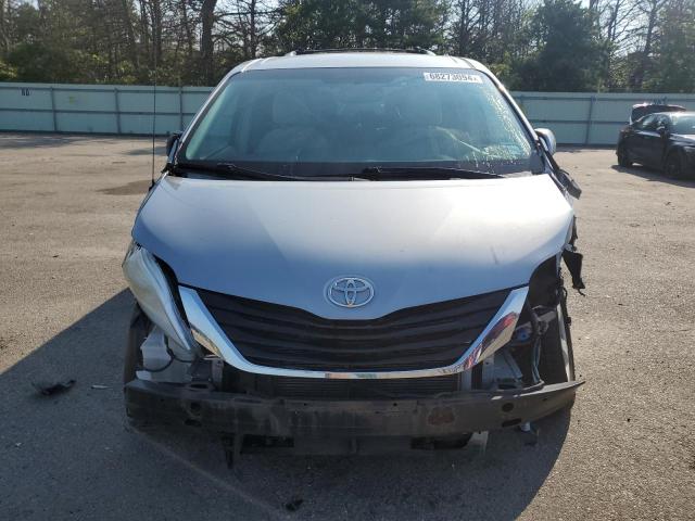 Photo 5 from auction – 2013 TOYOTA SIENNA LE with VIN 5TDKK3DC1DS352676