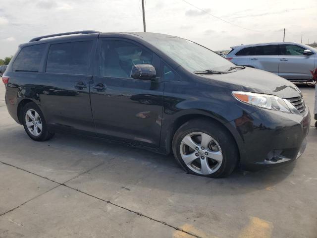 Photo 4 from auction – 2017 TOYOTA SIENNA LE with VIN 5TDKZ3DC1HS868683