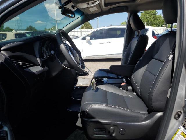 Photo 7 from auction – 2017 TOYOTA SIENNA SE with VIN 5TDXZ3DC4HS850586