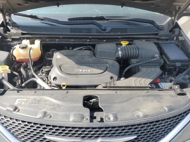 Photo 12 from auction – 2017 CHRYSLER PACIFICA L with VIN 2C4RC1CGXHR708593