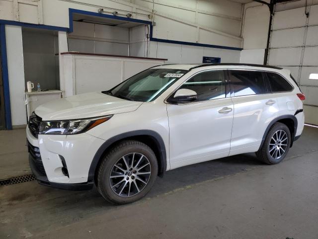 TOYOTA HIGHLANDER 2018 with VIN 5TDJZRFH6JS840388 - Photo from auction
