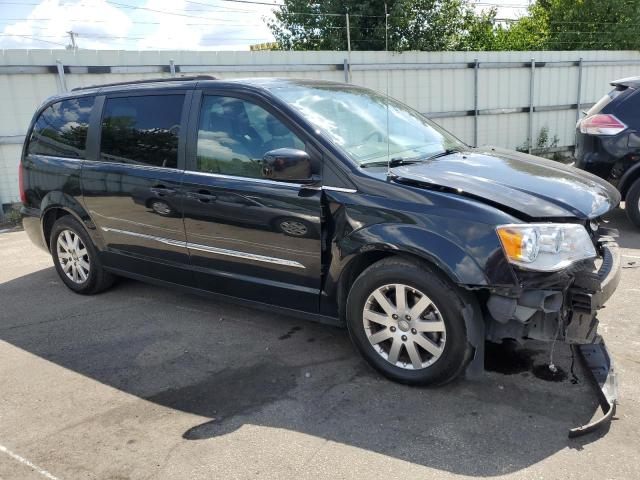 Photo 4 from auction – 2016 CHRYSLER TOWN & COU with VIN 2C4RC1BG7GR295290