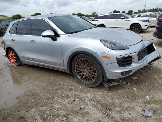 Photo 4 from auction – 2017 PORSCHE CAYENNE S with VIN WP1AB2A26HLA51022