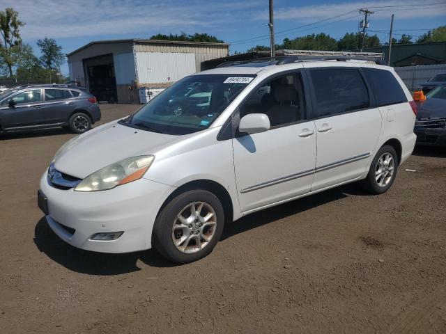 TOYOTA SIENNA XLE 2006 with VIN 5TDBA22C46S069062 - Photo from auction