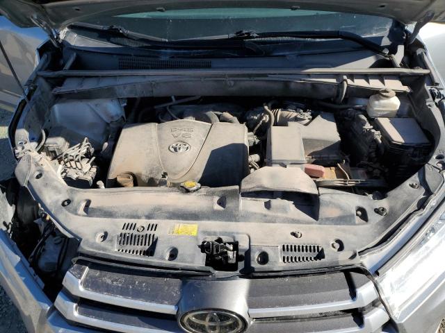 Photo 12 from auction – 2017 TOYOTA HIGHLANDER with VIN 5TDBZRFH7HS357278