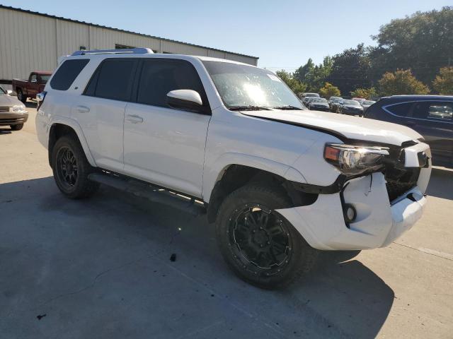 Photo 4 from auction – 2016 TOYOTA 4RUNNER SR with VIN JTEZU5JRXG5139521