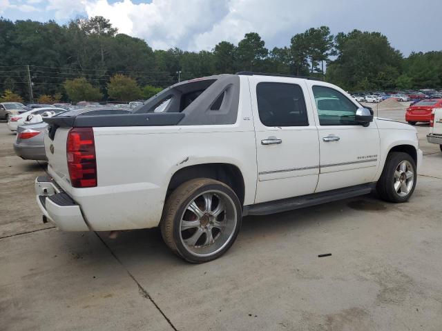 Photo 3 from auction – 2010 CHEVROLET AVALANCHE with VIN 3GNVKGE06AG100223