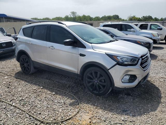 Photo 4 from auction – 2019 FORD ESCAPE SE with VIN 1FMCU0GD5KUB19650
