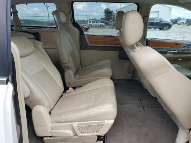 Photo 11 from auction – 2010 CHRYSLER TOWN & COU with VIN 2A4RR6DX4AR151724