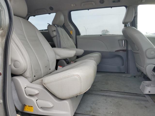 Photo 11 from auction – 2014 TOYOTA SIENNA XLE with VIN 5TDYK3DCXES517006