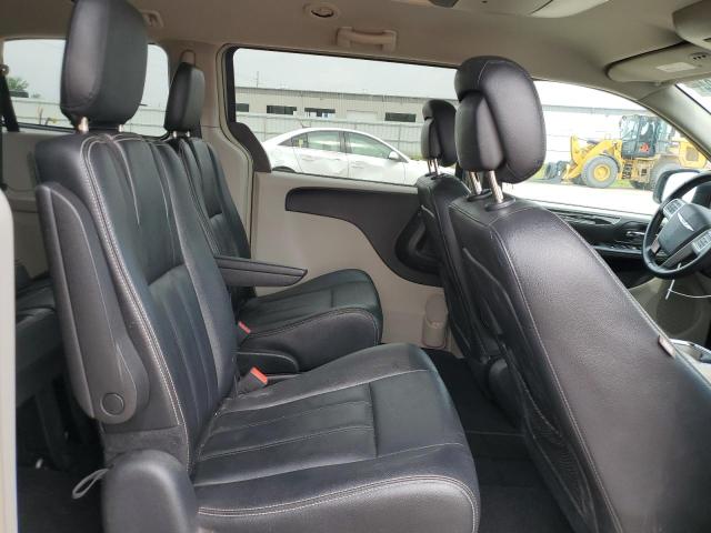 Photo 11 from auction – 2016 CHRYSLER TOWN & COU with VIN 2C4RC1BG6GR300284