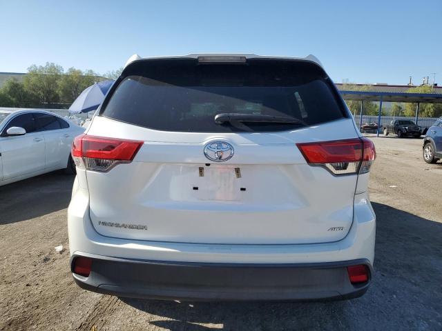 Photo 6 from auction – 2018 TOYOTA HIGHLANDER with VIN 5TDBZRFHXJS876363