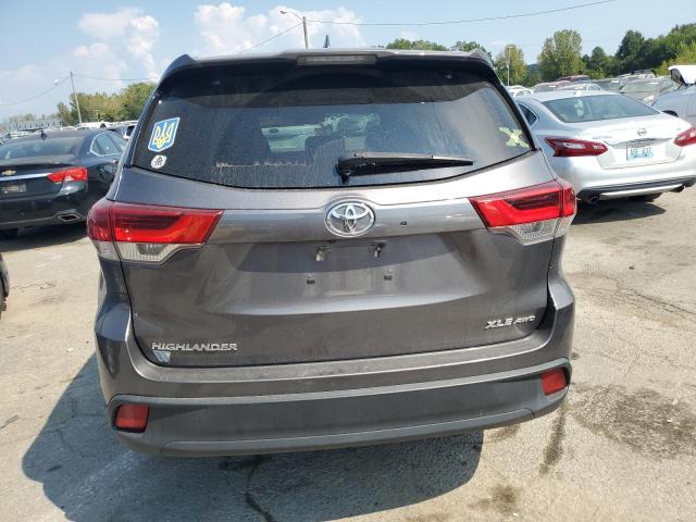 Photo 6 from auction – 2018 TOYOTA HIGHLANDER with VIN 5TDJZRFH7JS837127