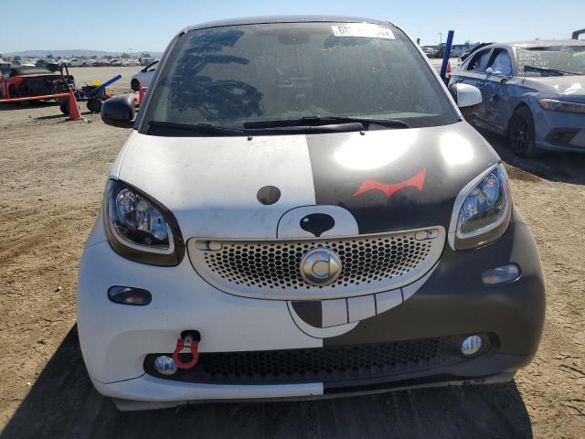 Photo 5 from auction – 2016 SMART FORTWO with VIN WMEFJ5DA9GK077148