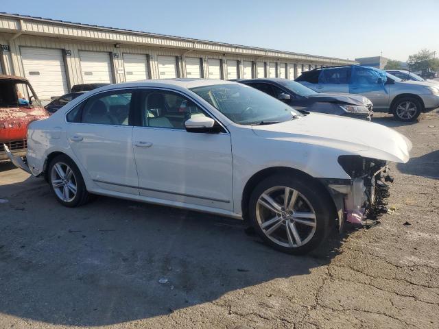 Photo 4 from auction – 2015 VOLKSWAGEN PASSAT SE with VIN 1VWBV7A32FC050981