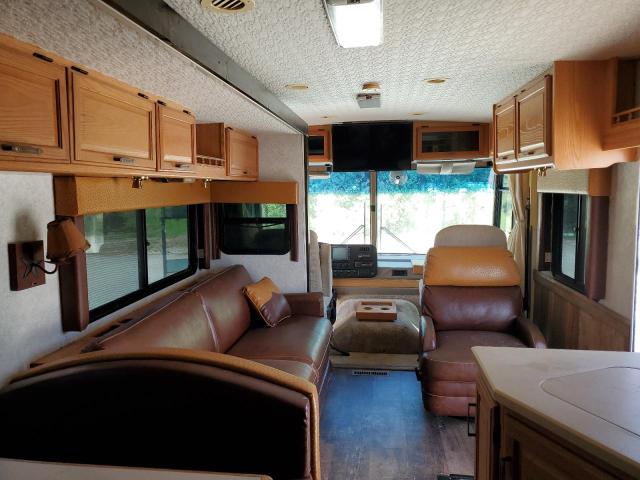 Photo 5 from auction – 2001 WINNEBAGO MOTORHOME with VIN 1FCNF53S810A06435