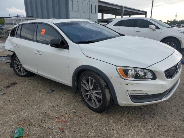 Photo 4 from auction – 2015 VOLVO V60 CROSS with VIN YV4612HKXF1000340