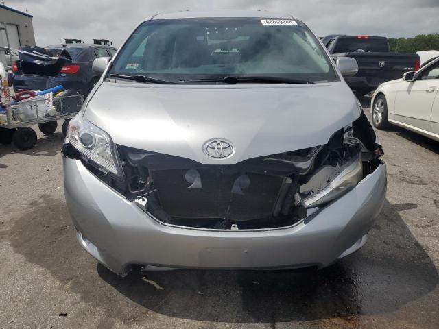 Photo 5 from auction – 2017 TOYOTA SIENNA LE with VIN 5TDKZ3DC9HS892262