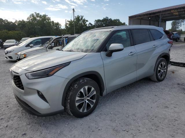 TOYOTA HIGHLANDER 2022 with VIN 5TDGZRAH8NS126916 - Photo from auction