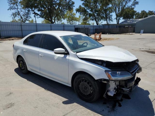 Photo 4 from auction – 2017 VOLKSWAGEN JETTA S with VIN 3VW2B7AJXHM310391