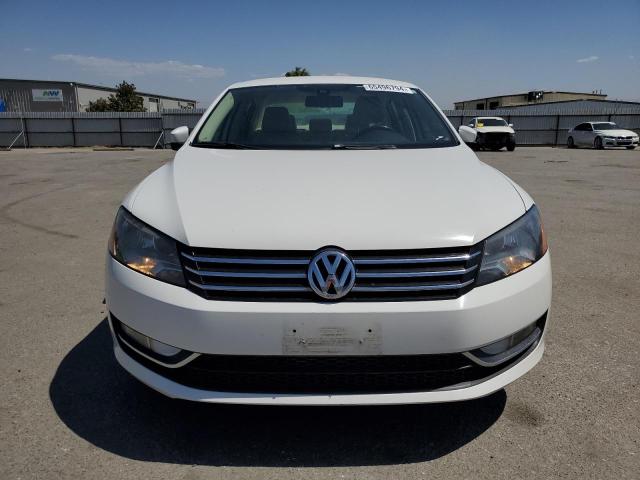 Photo 5 from auction – 2015 VOLKSWAGEN PASSAT S with VIN 1VWAT7A31FC085836