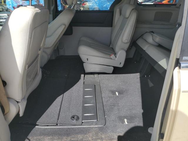 Photo 11 from auction – 2010 CHRYSLER TOWN & COU with VIN 2A4RR8DX5AR495722
