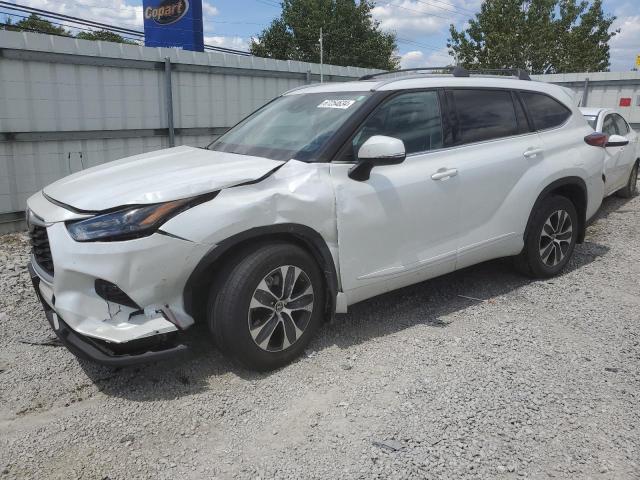 TOYOTA HIGHLANDER 2022 with VIN 5TDGZRBH2NS592033 - Photo from auction