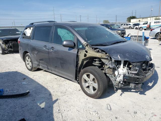 Photo 4 from auction – 2017 TOYOTA SIENNA LE with VIN 5TDKZ3DC5HS896776