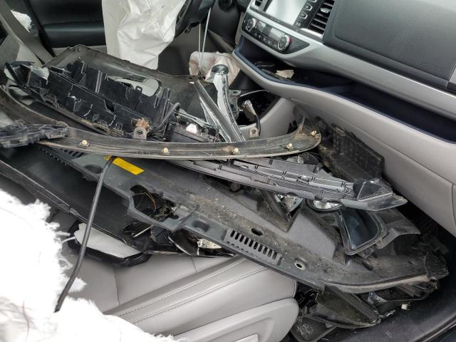Photo 13 from auction – 2017 TOYOTA HIGHLANDER with VIN 5TDJZRFH7HS449521