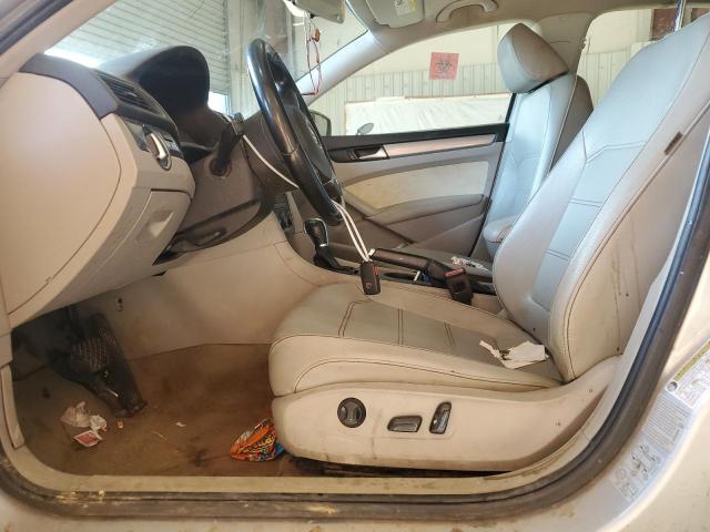 Photo 7 from auction – 2015 VOLKSWAGEN PASSAT S with VIN 1VWAS7A30FC120160