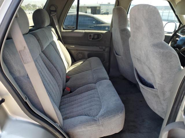 Photo 11 from auction – 2000 CHEVROLET BLAZER with VIN 1GNCS13W3YK125255