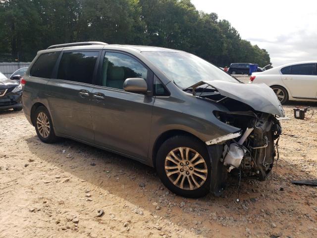 Photo 4 from auction – 2011 TOYOTA SIENNA XLE with VIN 5TDYK3DC5BS031862