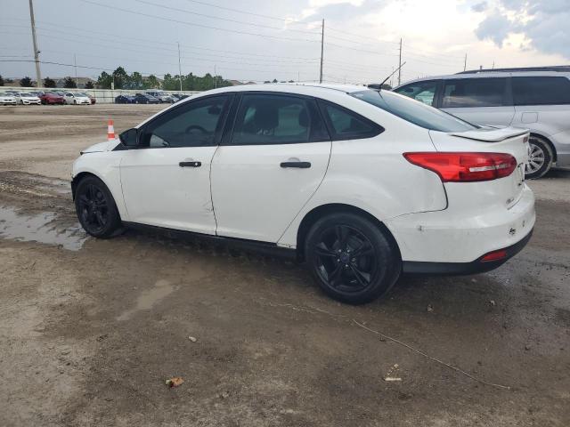 Photo 2 from auction – 2015 FORD FOCUS S with VIN 1FADP3E27FL255296