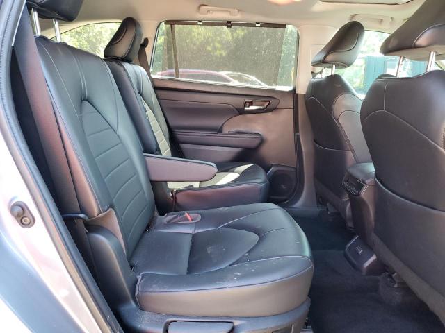 Photo 11 from auction – 2022 TOYOTA HIGHLANDER with VIN 5TDGZRAH8NS119920