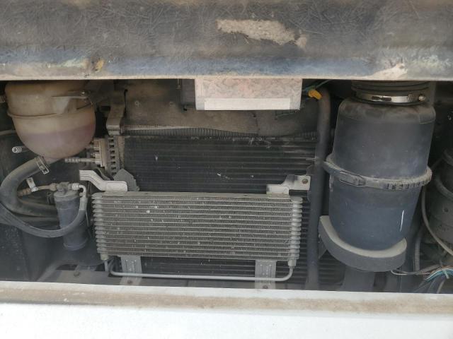 Photo 7 from auction – 2004 GEOR 315 MH with VIN 1F6NF53S840A04093