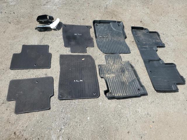 Photo 12 from auction – 2020 ACURA ILX PREMIU with VIN 19UDE2F76LA009384