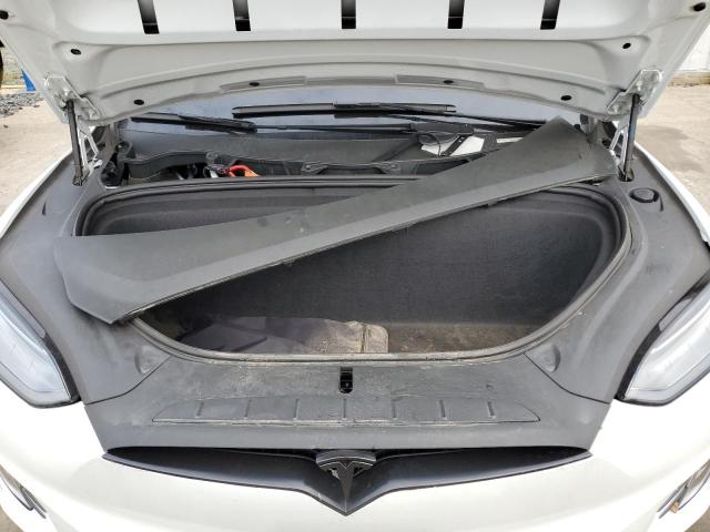 Photo 11 from auction – 2020 TESLA MODEL X with VIN 5YJXCAE22LF232904
