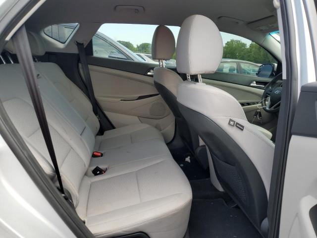 Photo 11 from auction – 2019 HYUNDAI TUCSON SE with VIN KM8J2CA47KU971313