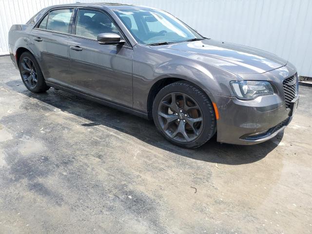 Фото 4 с аукциона – 2023 CHRYSLER 300 S с VIN 2C3CCABG8PH569533