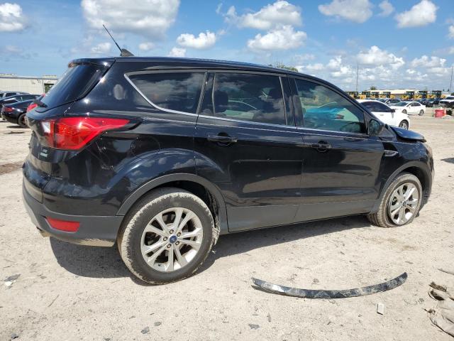 Photo 3 from auction – 2019 FORD ESCAPE SE with VIN 1FMCU0GD8KUB95766
