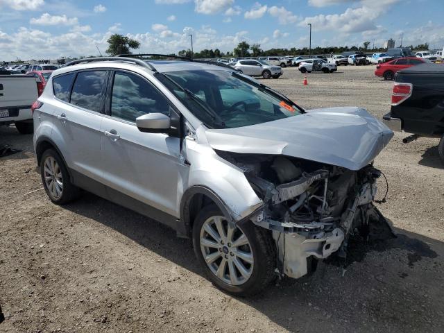 Photo 4 from auction – 2019 FORD ESCAPE SEL with VIN 1FMCU0HD9KUB01019